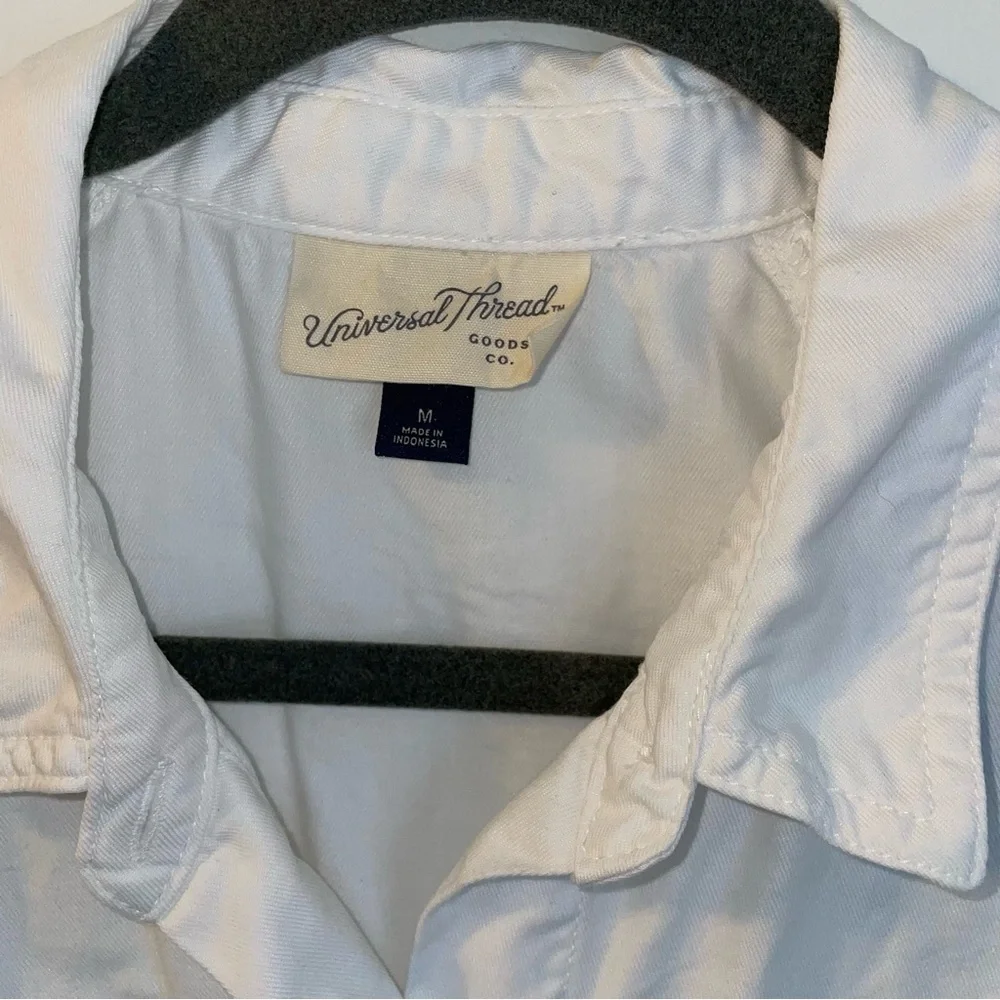 Universal Thread Raglan Button Down - Picture 2 of 6